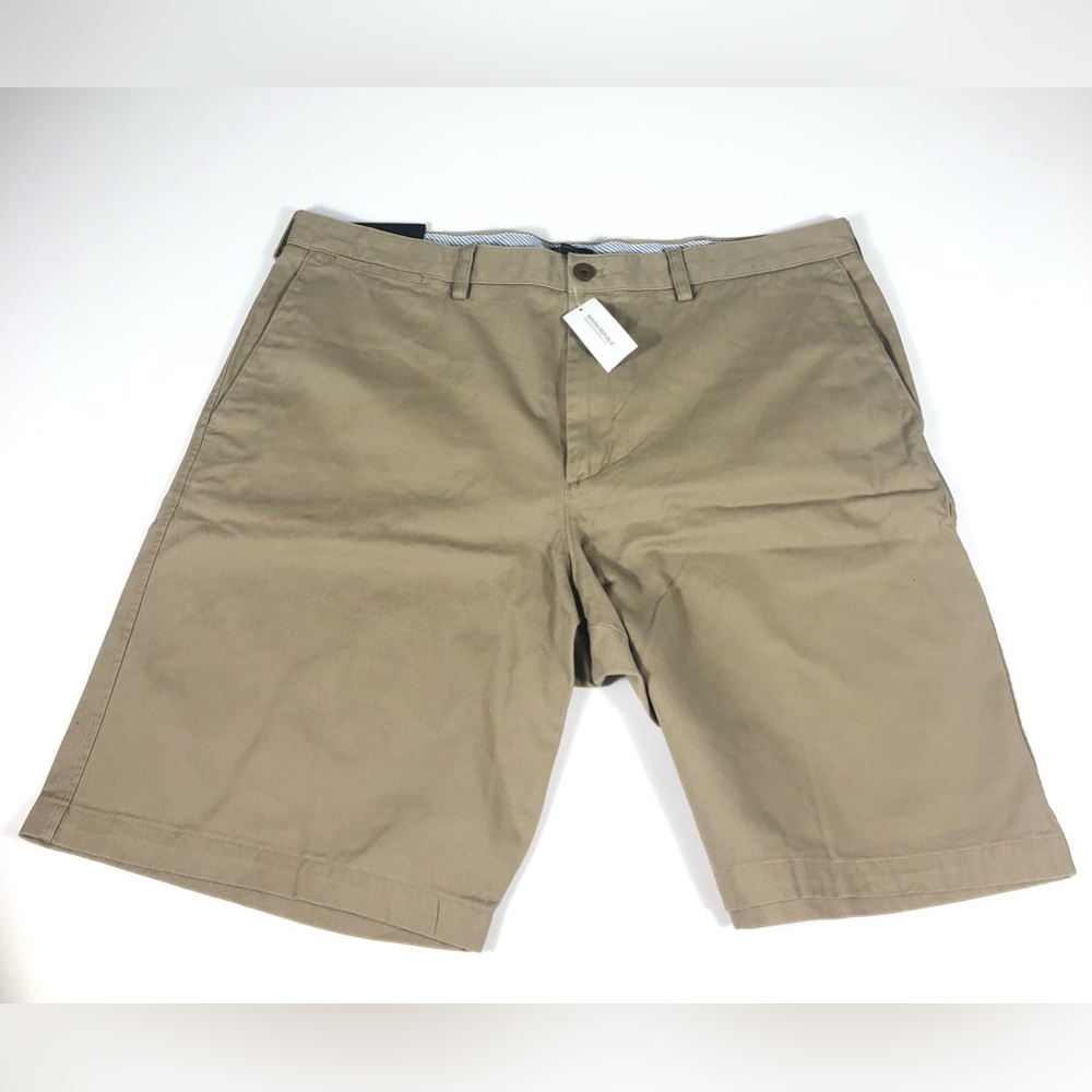 NWT Banana Republic Men’s Chino Shorts Size 40/10”Inseam Color Khaki